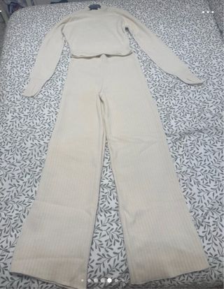 Conjunto dos piezas beige