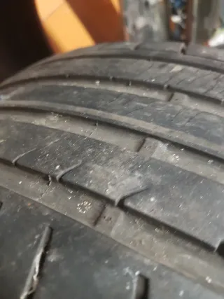 Llantas 19 Jaguar y 2 neumaticos Dunlop 245/40/r19