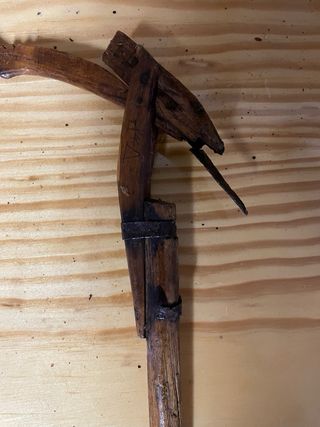 Hacha y azuela vintage de madera