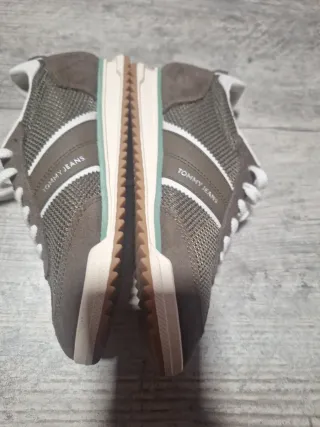 Zapatillas Tommy Jeans Marrones y Blancas