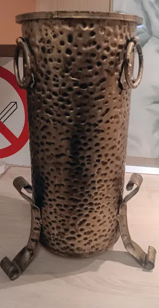 Paragüero o Macetero Dorado