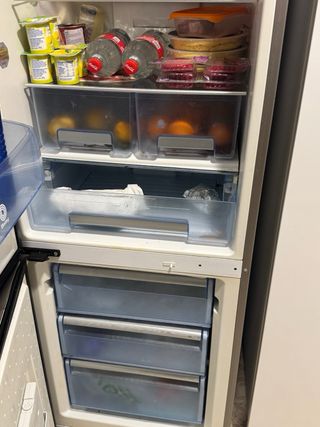 Frigorífico No Frost Grande la nevera está entera