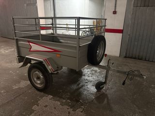 Remolque de carga seminuevo