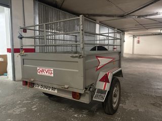 Remolque de carga seminuevo