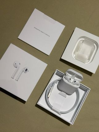Apple AirPods 2da Gen seminuevos