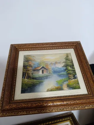 Cajas figuras, vasos y cuadros de varios tamaños