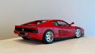 Maqueta Ferrari Testarossa escala 1:18 Burago