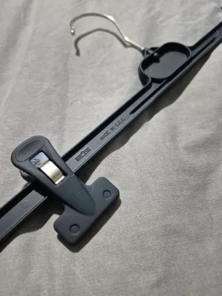 Percha Dior con pinzas