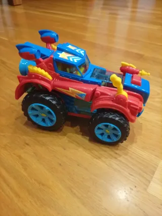 Coche Superthings Monster Roller