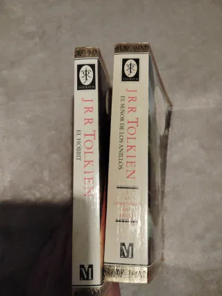 El señor de los anillos.. 8€ El HOBBIT...4€