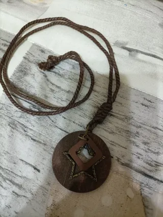 Collana con ciondolo geometrico e a stella