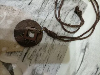 Collana con ciondolo geometrico e a stella