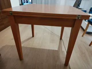 Mesa de comedor de madera extensible