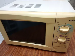 Microondas Sanyo 800W Compacto