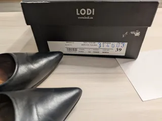 Zapatos de tacón negros de piel