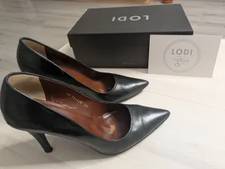 Zapatos de tacón negros de piel