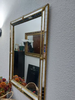 Espejo Marco Dorado y Cristal