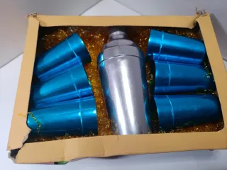 JUGUETE con Juego Coctelería Antiguo Metálico .