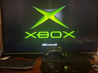Xbox Clásica+mando original y 18 juegos.NO NEGOCIO