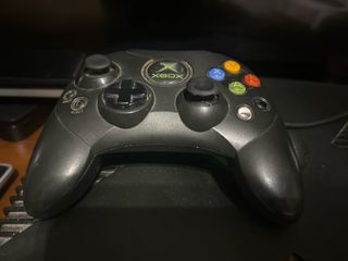Xbox Clásica+mando original y 18 juegos.NO NEGOCIO