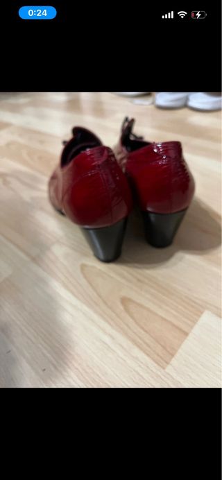 Tacones Le Carre charol rojos talla 39