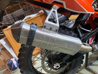 Escape Rade garaje bajo para ktm 890 adventure