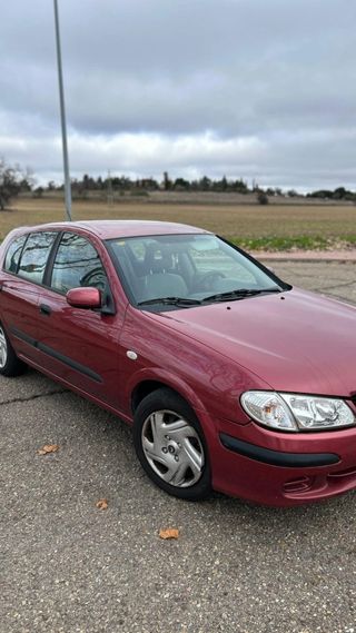 Nissan Almera 2000