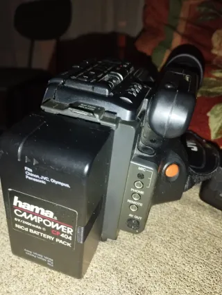 Cámara JVC Negra Antigua