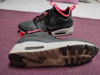 Zapatillas Nike Air Max Negras y Rojas