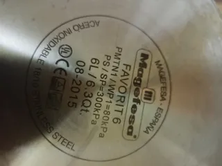 Olla a presión metálica y plástica