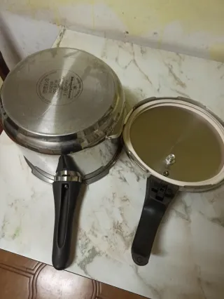 Olla a presión metálica y plástica