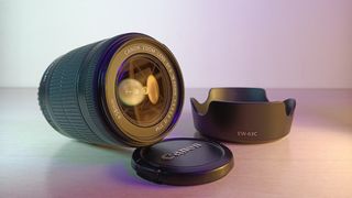 Objetivo 18-55mm Canon EFS STM + Parasol