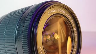 Objetivo 18-55mm Canon EFS STM + Parasol