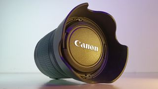 Objetivo 18-55mm Canon EFS STM + Parasol