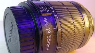 Objetivo 18-55mm Canon EFS STM + Parasol