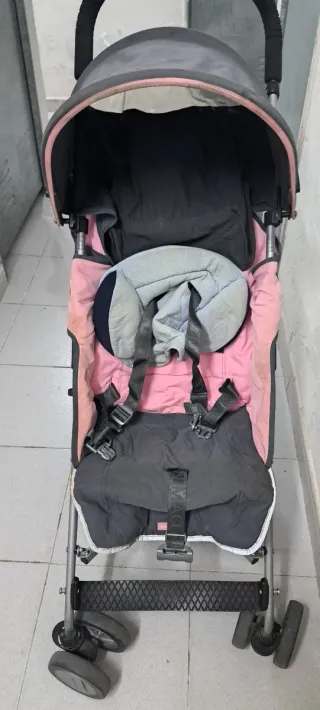Silla de paseo gris y rosa Maclaren
