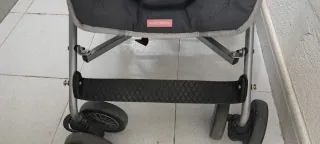 Silla de paseo gris y rosa Maclaren