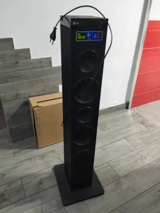 Torre de Sonido LG 100W RMS Bluetooth