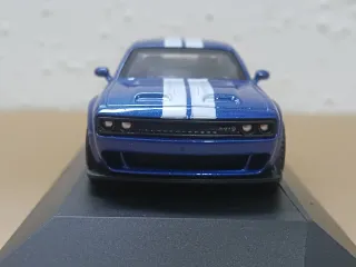 Coche 1:43 Dodge Challenger