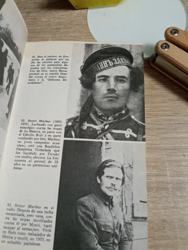 Bajo La Bandera Negra