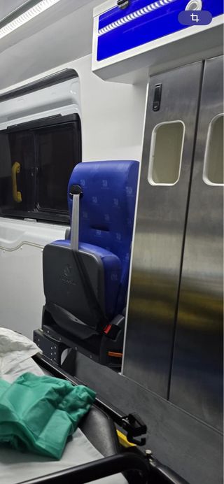Asiento adicional para ambulancia