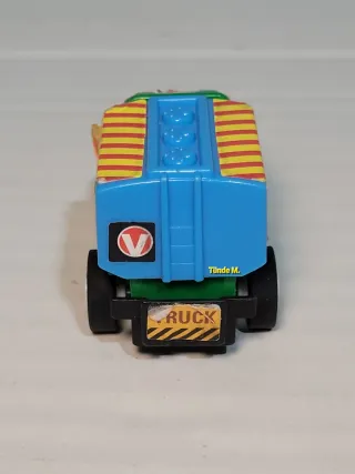 Camión Juguete San Ren Hang