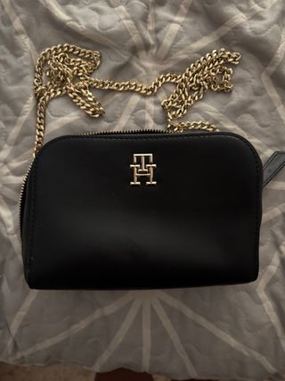 Bolso Tommy Hilfiger Negro Cadena Dorada