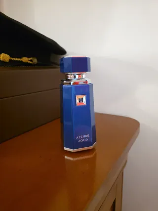 Perfume Azzure Aoud Azul e Prata