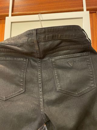 vaqueros Guess