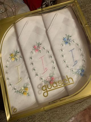 Pañuelos bordados antiguos guasch