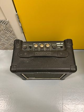 AMPLIFICADOR GUITARRA KUSTOM DART 10