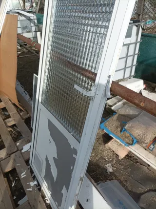 Puerta aluminio cristalada