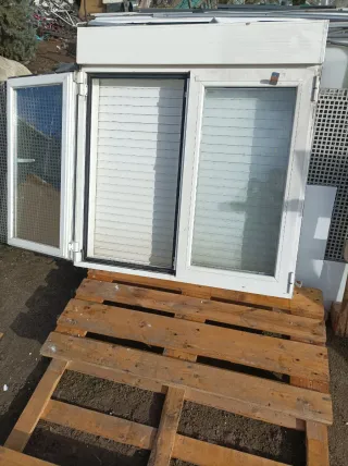 Ventana aluminio abatible blanca