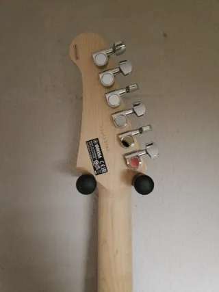 Guitarra Eléctrica Yamaha Pacifica 212 VQM.